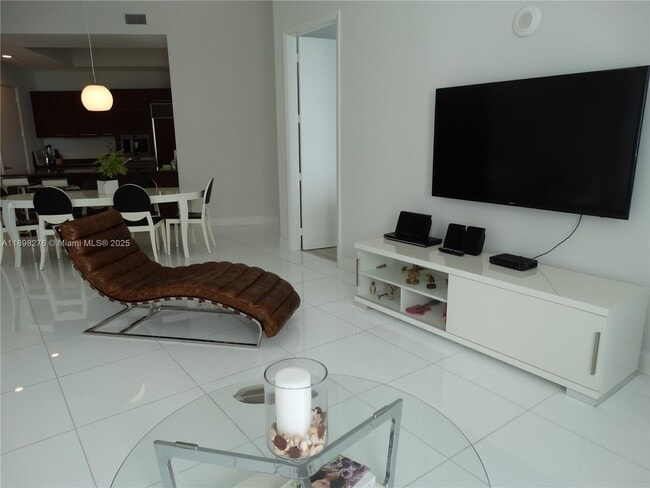 Foto del edificio - 15901 Collins Ave