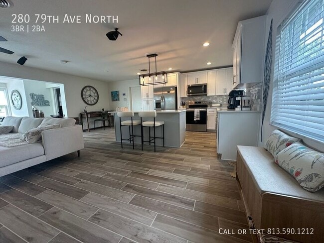 Foto del edificio - 280 79th Ave N