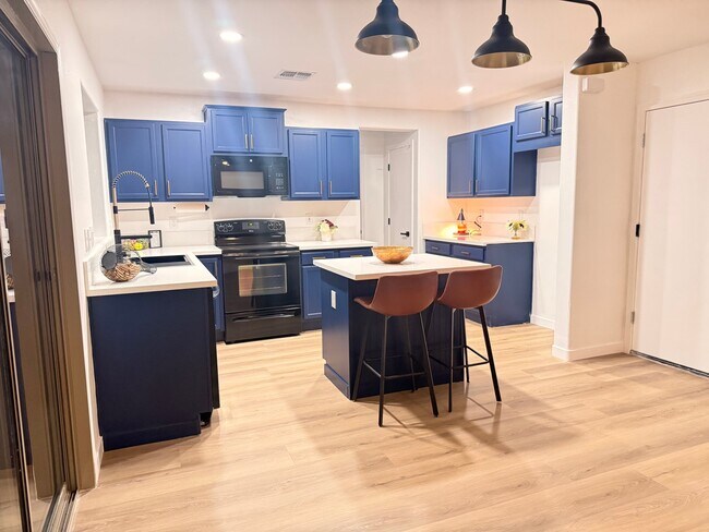 Foto del edificio - 4614 W Juniper Ave