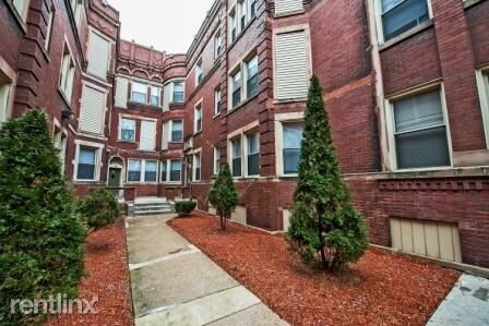 Primary Photo - 3 br, 1 bath Apartment - 4714 S Michigan Ave