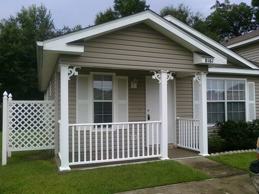 Primary Photo - Charming 2 Bedroom Cottage