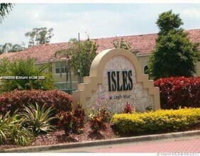 Building Photo - 12540 Vista Isles Dr