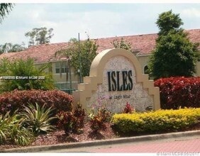Building Photo - 12540 Vista Isles Dr