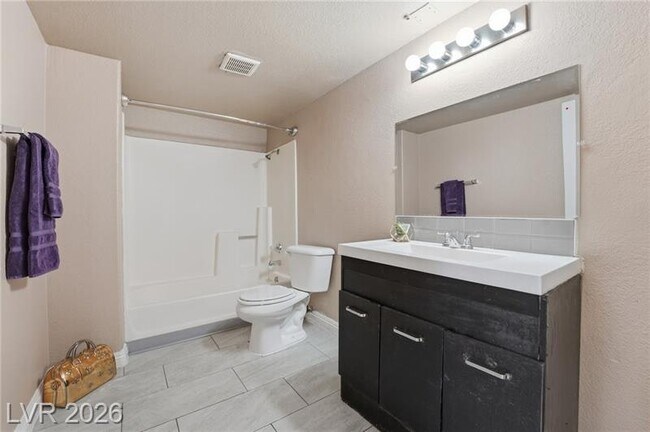 Foto del edificio - 2982 Juniper Hills Blvd