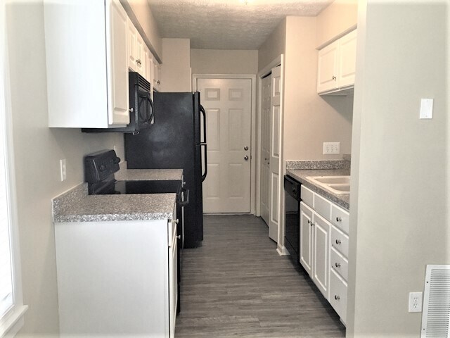 Building Photo - 999 Meadow Thrush Drive