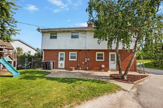 Building Photo - 1428 Josephine St