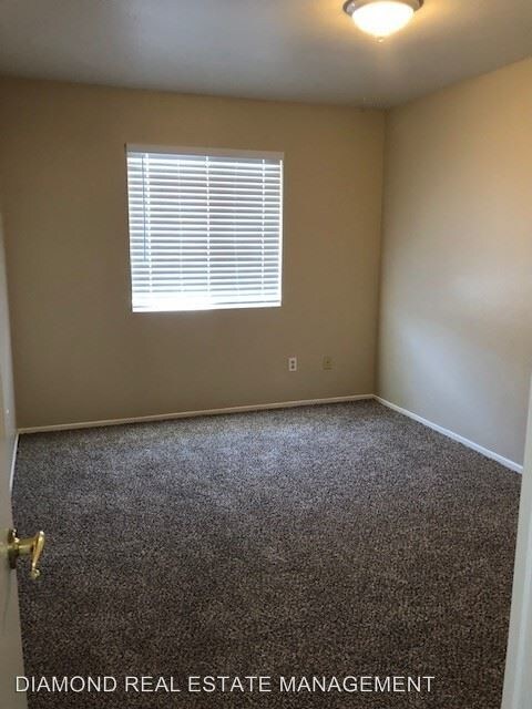 Foto del edificio - 3001 Brookside Dr