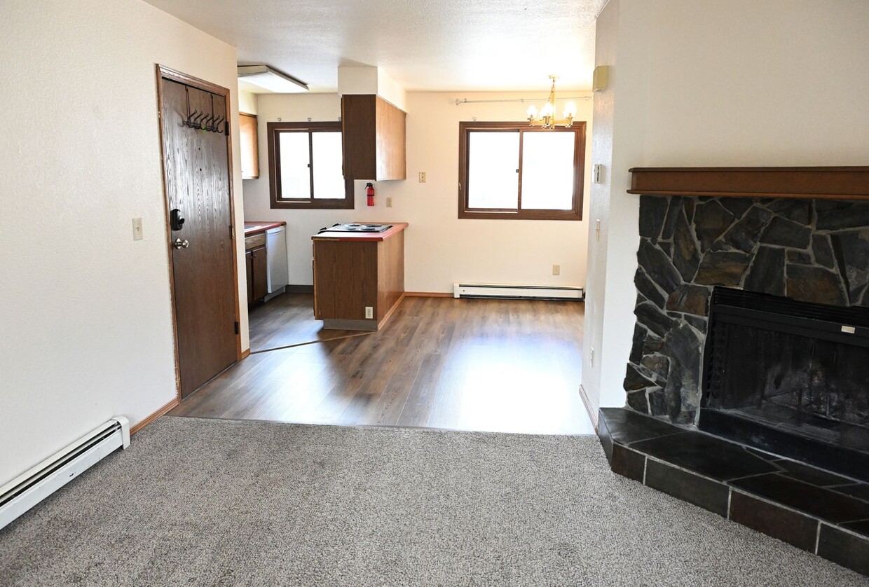 Primary Photo - 1103 Broaddus St