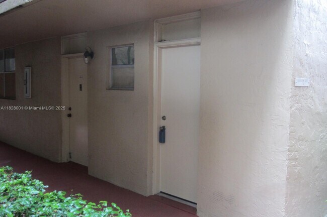 Foto del edificio - 406 NW 68th Ave