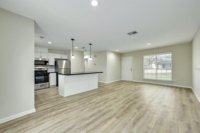 Building Photo - 2505 Audubon Pl