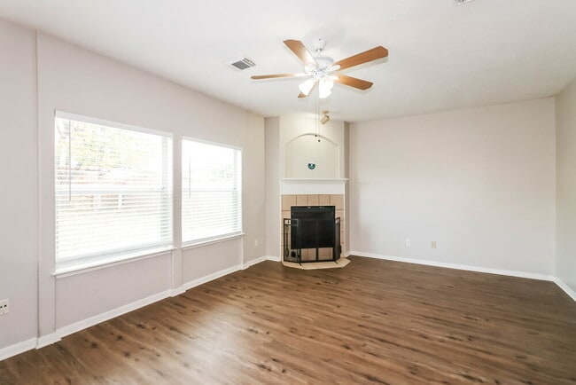 Foto del edificio - 12230 Heritage Grove Dr