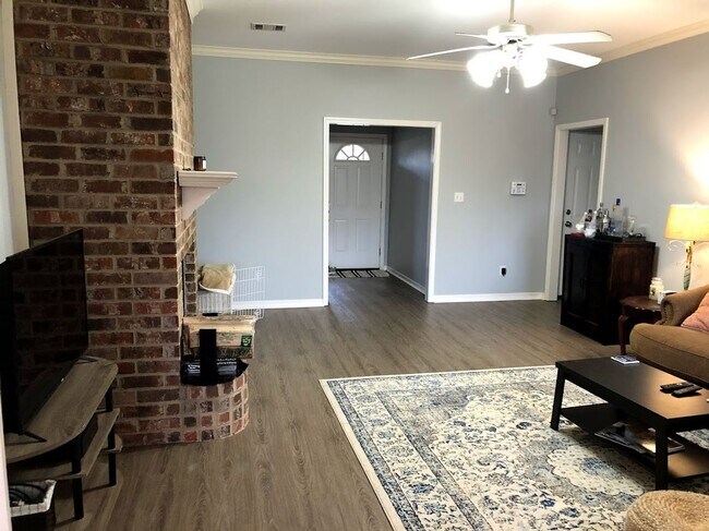 Foto del edificio - Northgate Village Home.