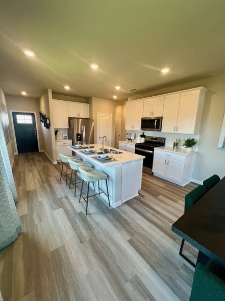 Building Photo - 4104 Zoe Ln
