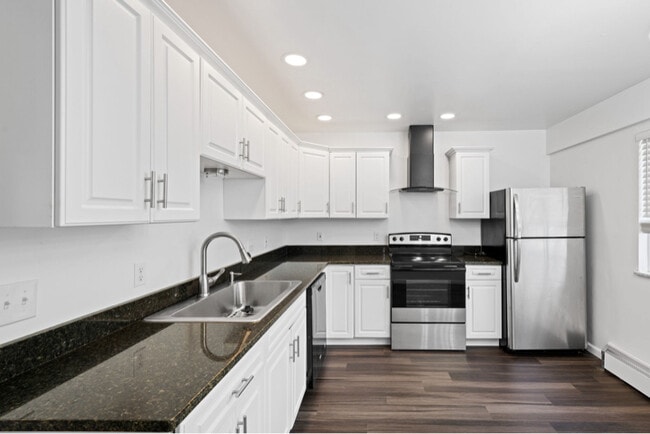 Photo - 14212 Leroy Ave Apartment