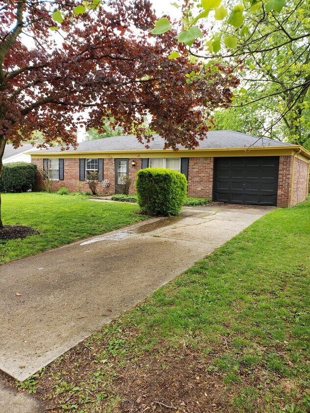 1003 Cambridge Dr, Plainfield, IN 46168 House for Rent in Plainfield