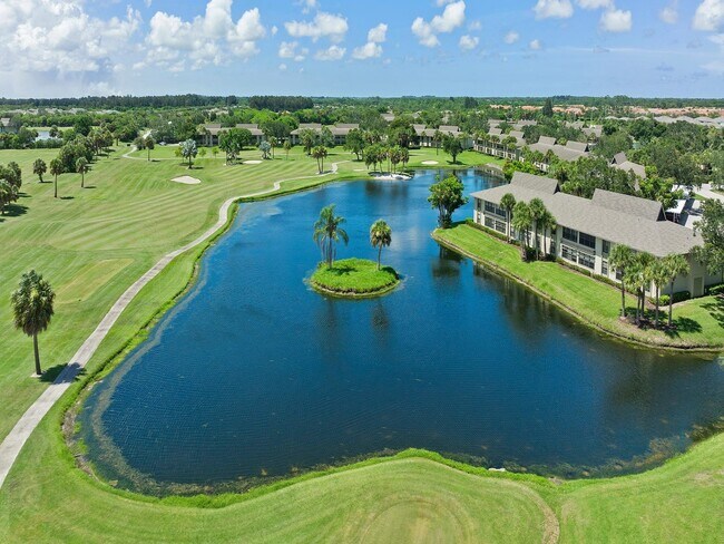 Foto del edificio - 28 Plantation Dr