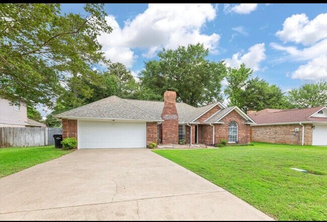 Building Photo - 1132 Kensington Ct