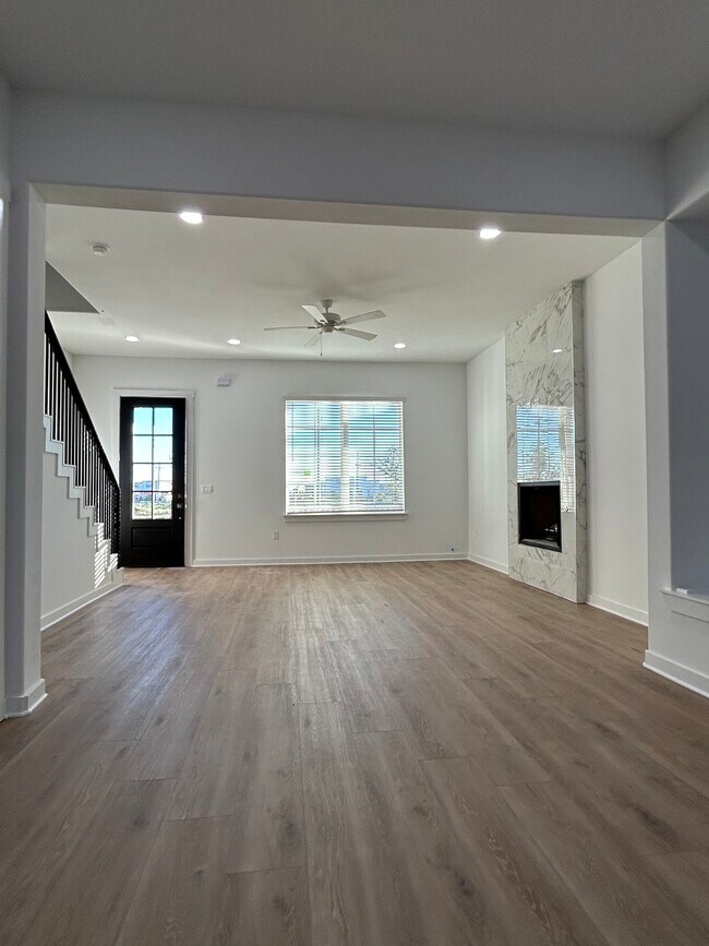 Foto del edificio - 12114 Savannah Ave