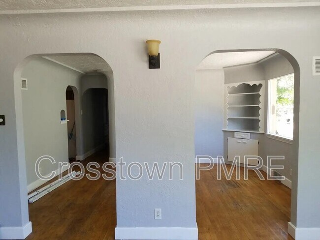 Building Photo - 1621 6th Ave