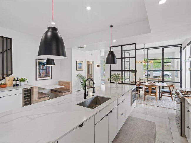 Building Photo - Luxury 4-Bed, 3.5-Bath Denver Home with Ro...