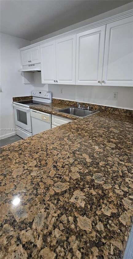 Primary Photo - 10820 SW 200th Dr