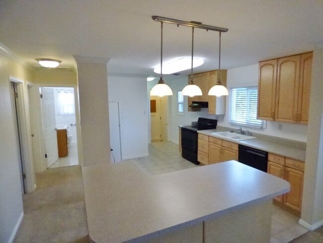 Building Photo - Great 4 Bd 2 Bath Home in Sandy
