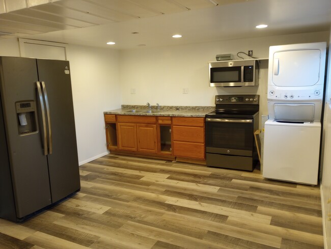 Building Photo - 2255 W 5900 S