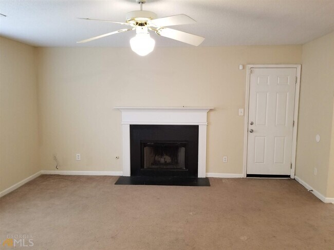 Building Photo - 2741 Live Oak Trail