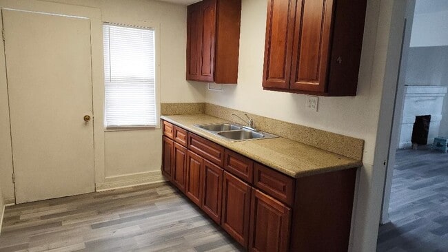 Foto del edificio - 532 W Chestnut St