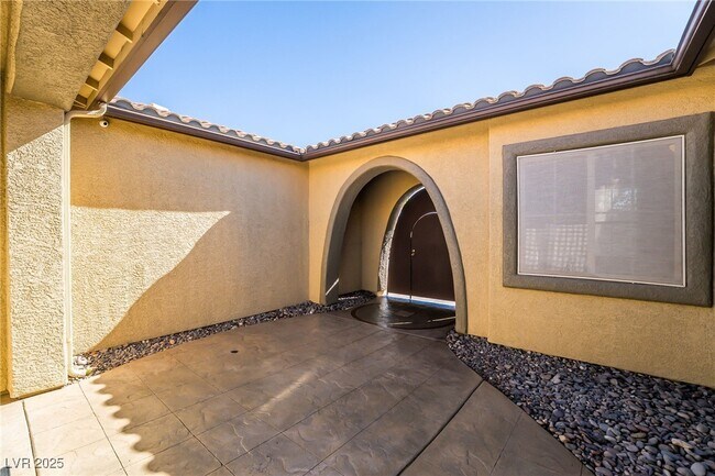 Building Photo - 7232 Frontier Hills Ave