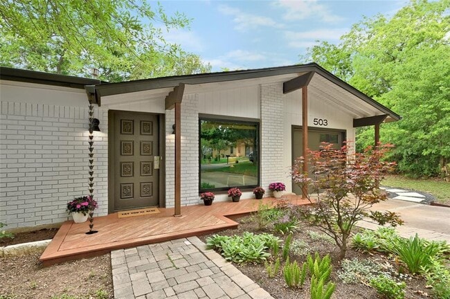 Foto del edificio - 503 Harway Ct