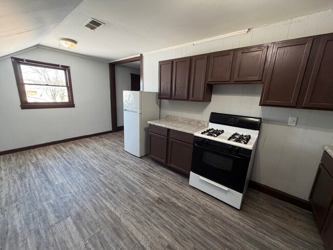 Building Photo - 4-2 Cronkhite-