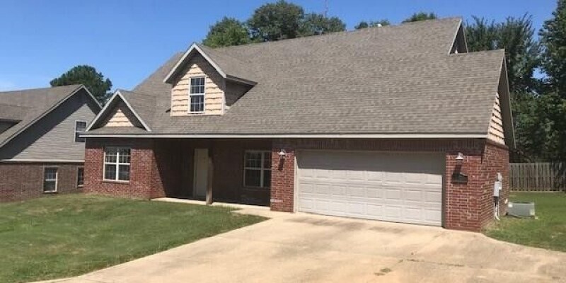 Primary Photo - 1778 W Creekmore Dr