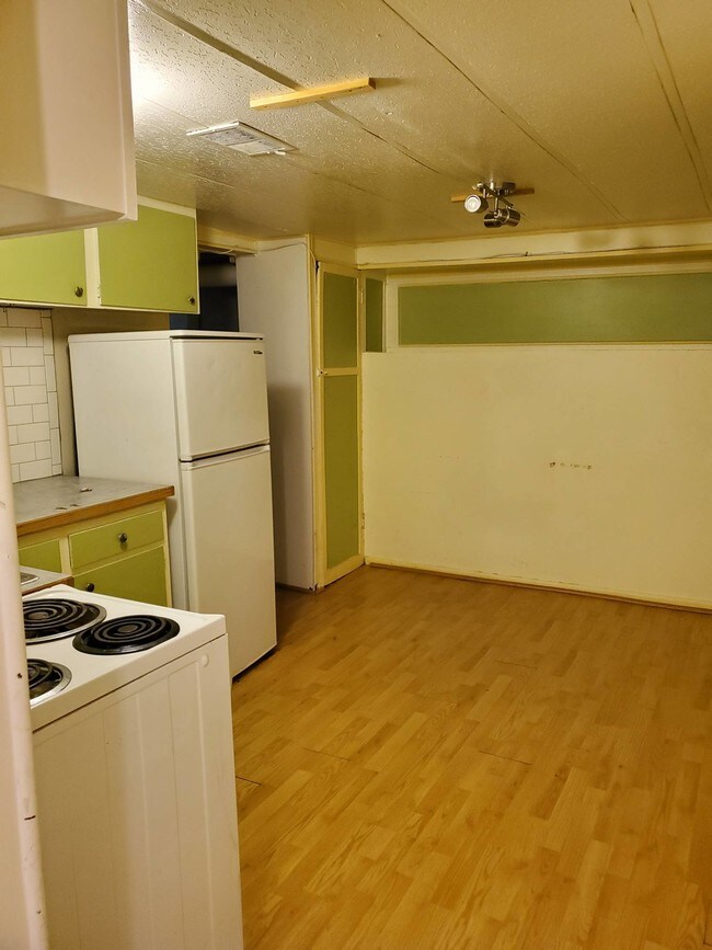 Building Photo - 1609-1610 10th Ave