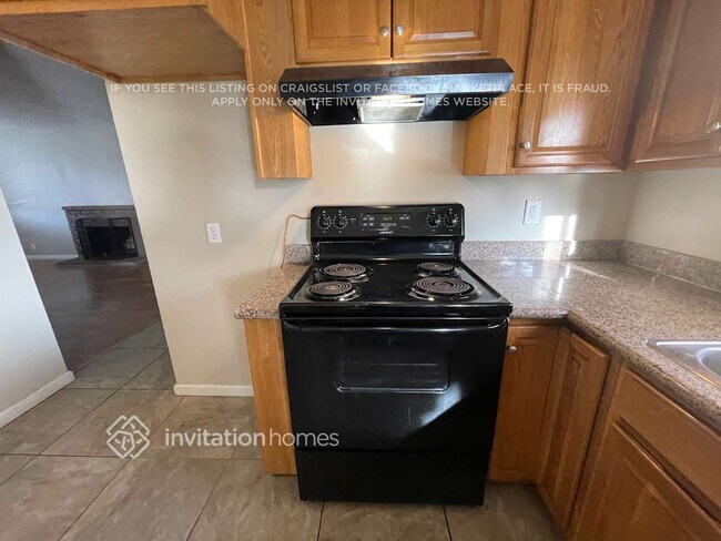 Building Photo - 242 College Ave