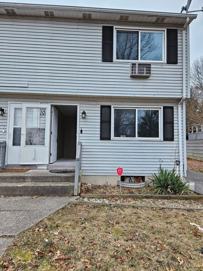 Building Photo - 108 Grilleytown Rd