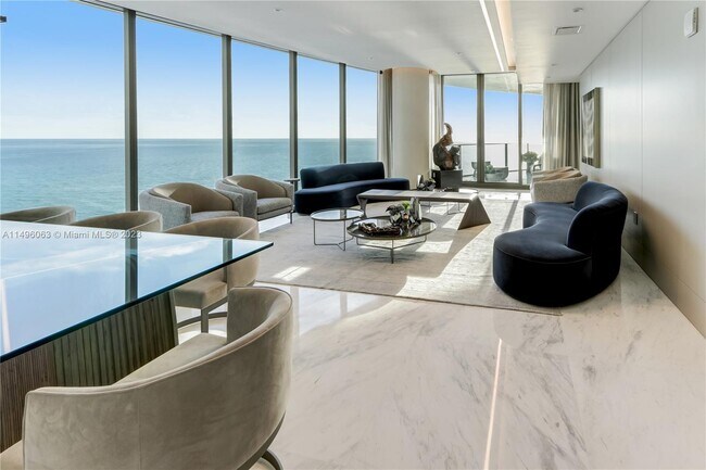 Foto del edificio - 15701 Collins Ave