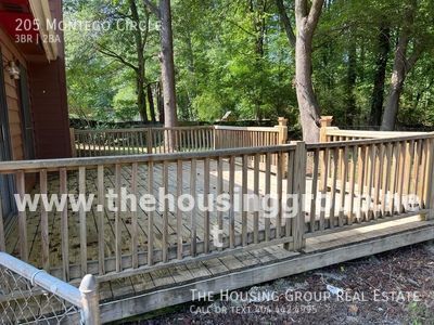 Building Photo - New Listing - Spacious Home with Large Rooms