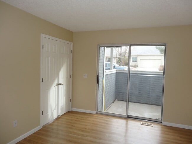 Yacht Club Townhouse Corner Unit - Yacht Club Townhouse Corner Unit