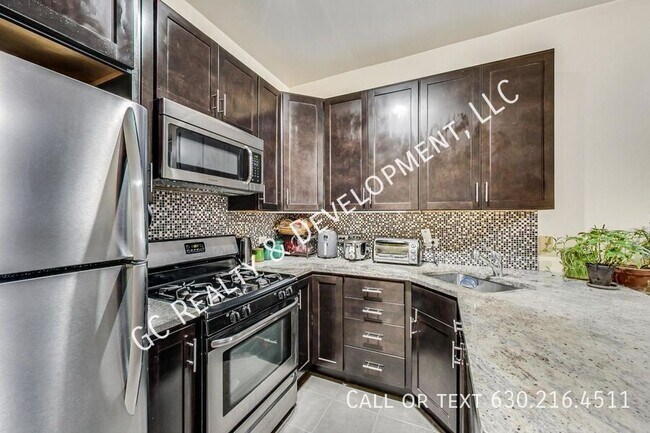 Foto del edificio - 1423 W Oakdale-Unit G