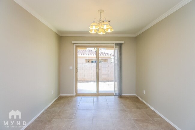 Building Photo - 2576 S Chaparral Rd