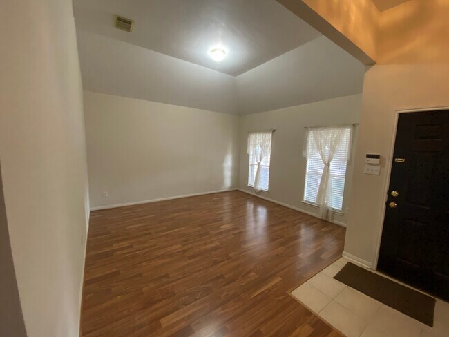 Foto del edificio - 16534 Wheatfield Dr