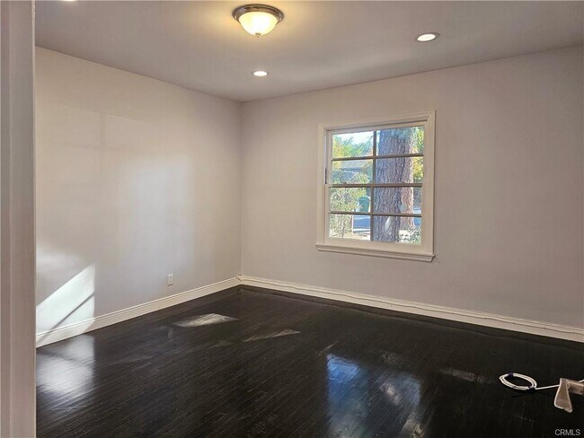 Foto del edificio - 22045 De La Osa St