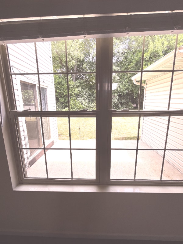 Foto del edificio - 1208 E Jeffery Dr