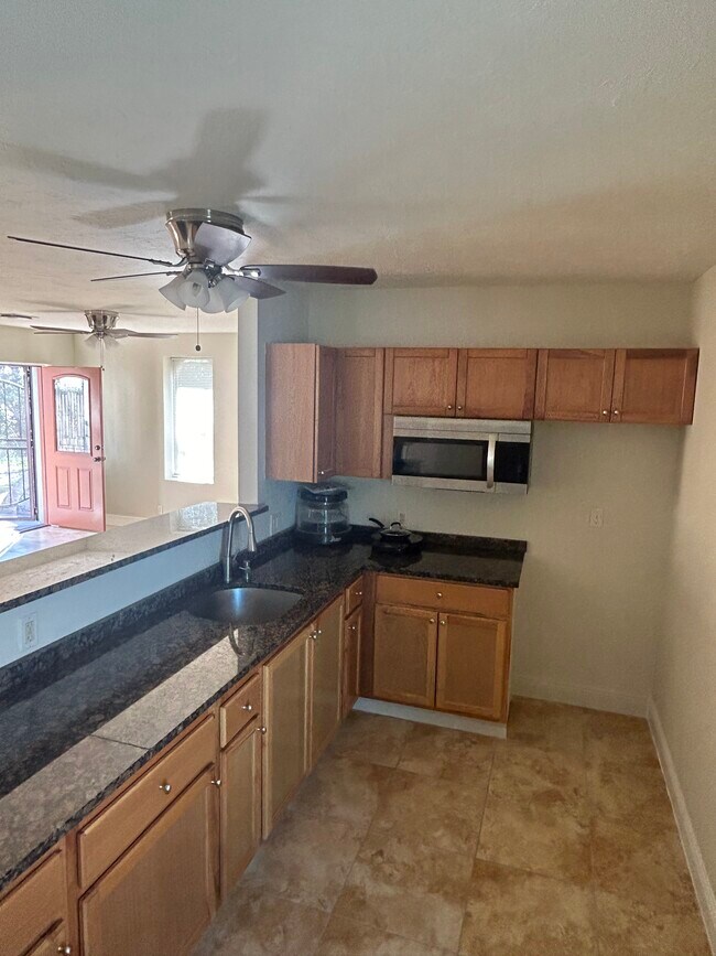 Foto del edificio - 1827 2nd Ave E