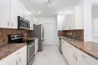 Building Photo - 3561 Forest Hill Blvd