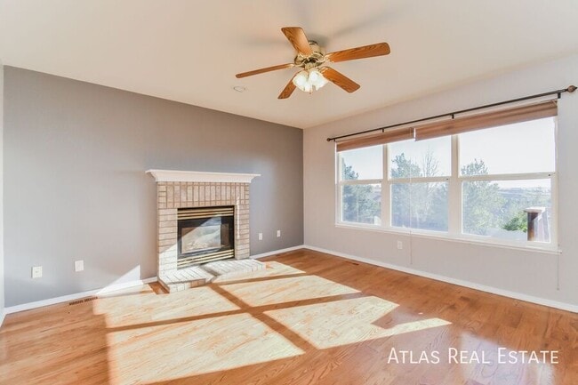 Building Photo - 3055 Ellesmere Dr