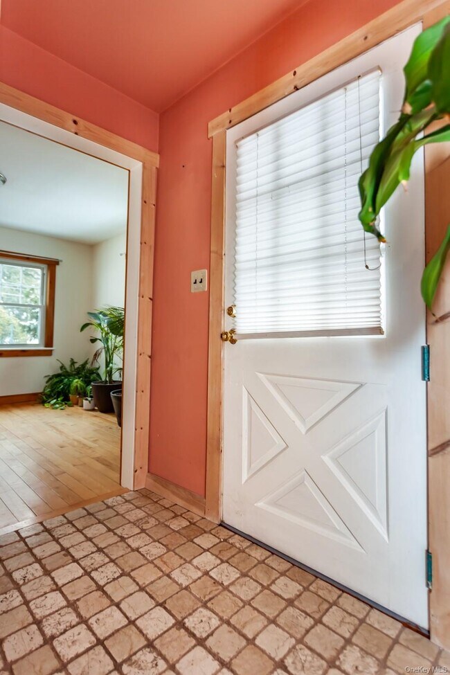 Building Photo - 530 Union Ave