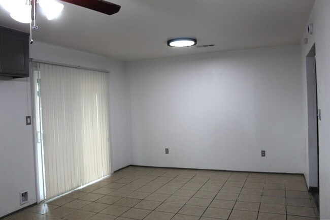 Foto del edificio - Home for Rent Sagepointe Neighborhood Southwest Bakersfield
