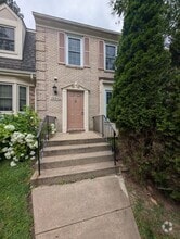 Building Photo - 10842 Douglas Ave